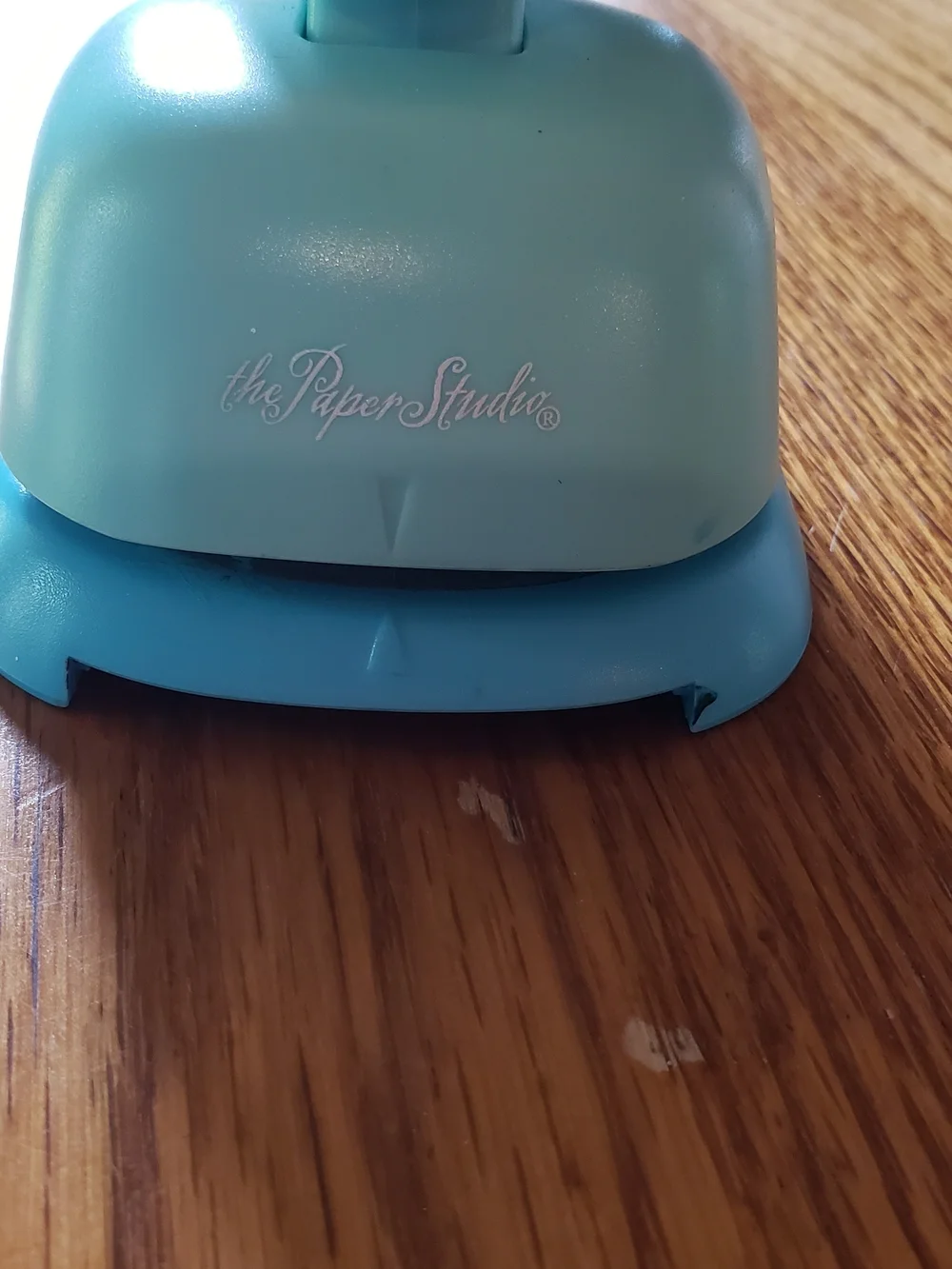 urquoise Craft Paper Punch - Decorative Scallop Circle 2 Inch Punch Out.